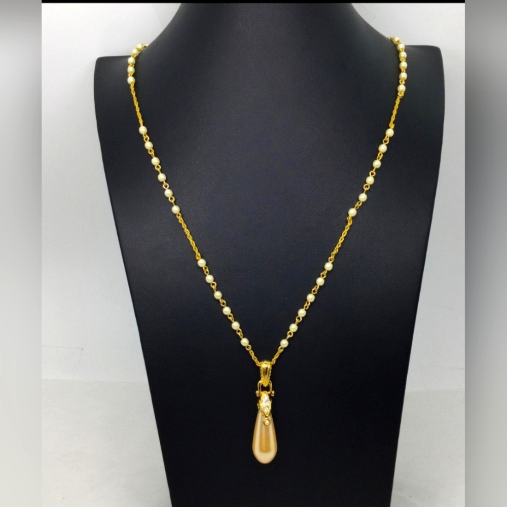 Vintage Nolan Miller Goldtone Faux Pearl Drop Pendant Beaded Necklace 31"